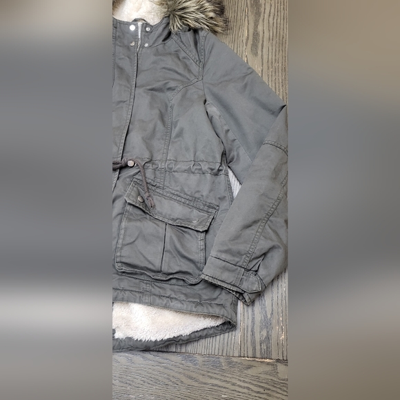 Gray Winter Coat H&M size 8 - Picture 2 of 16